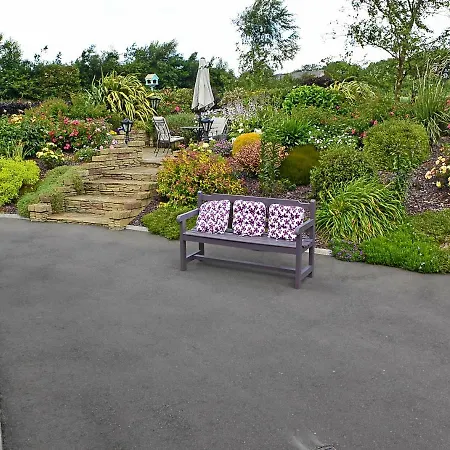 B&B Rose Garden